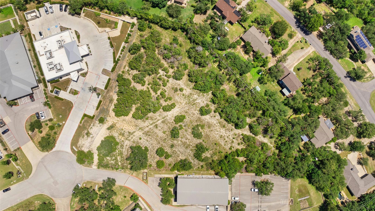 8 Lakeway Centre Ct — photo 2