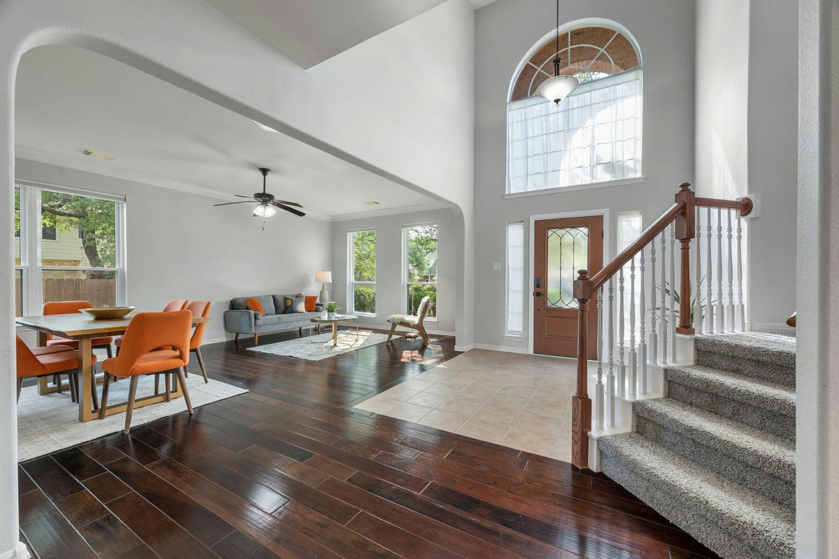 10808 Beachmont Ln — photo 2