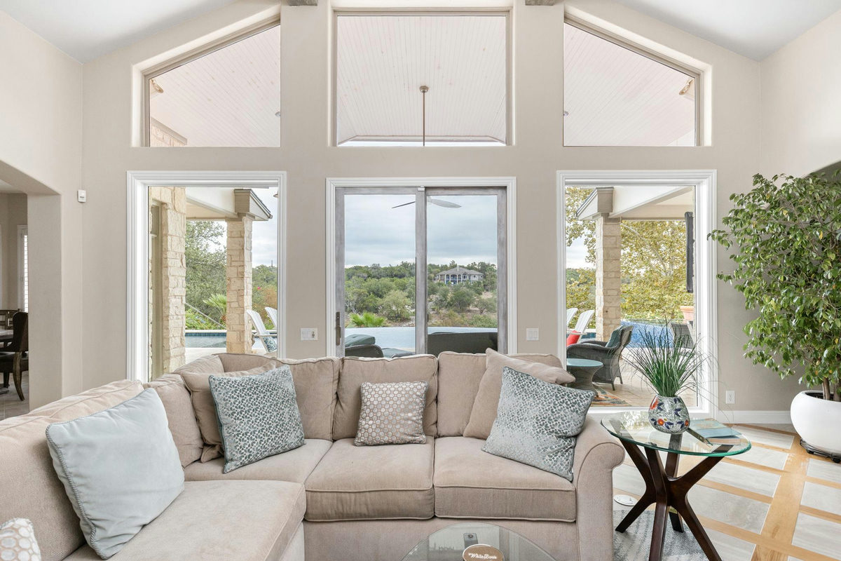 805 Brooks Hollow Rd — photo 2