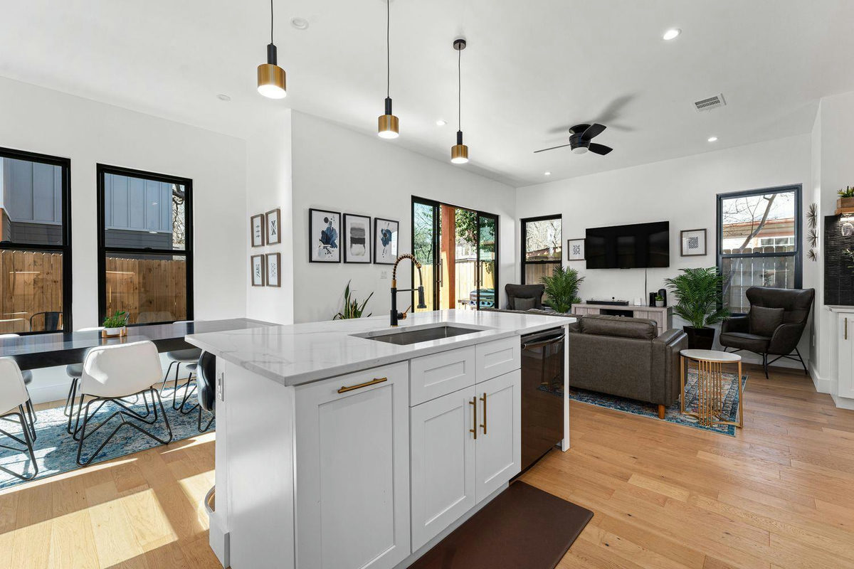 910 Tillery St #A & B — photo 5