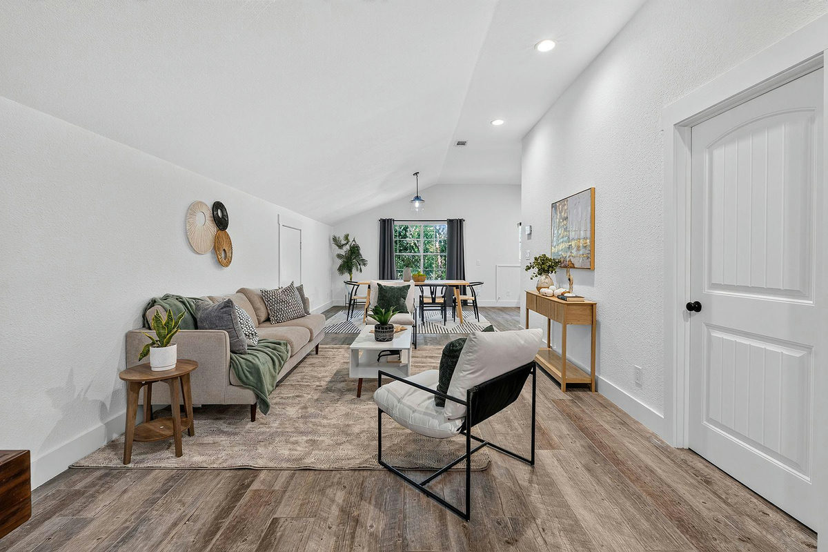 102 Valley View Dr E — photo 4