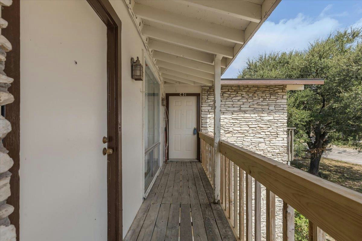 2507 Manor Cir — photo 2