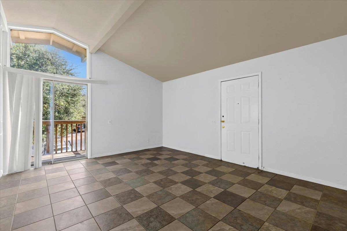 2507 Manor Cir — photo 3