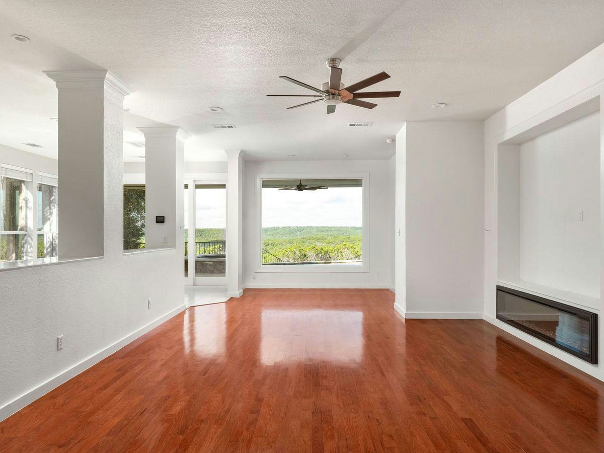 7319 Yaupon Dr — photo 2