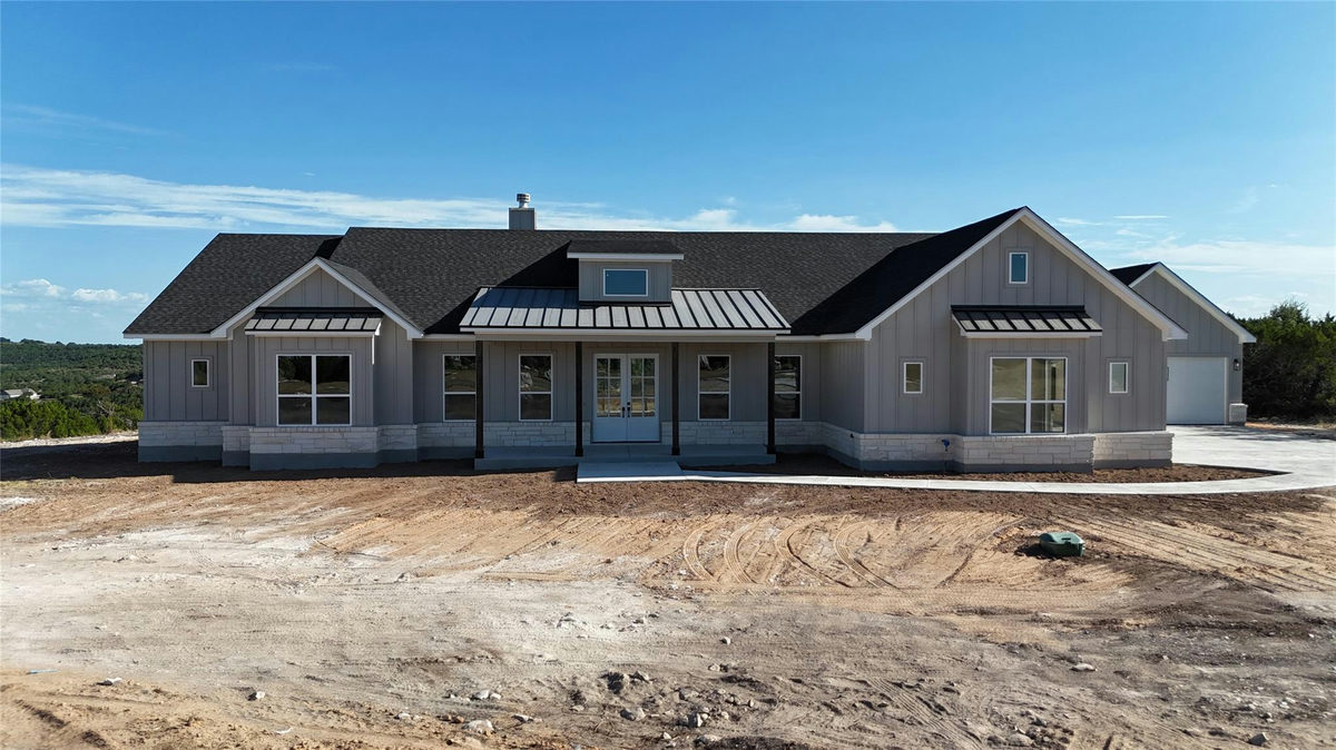 2209 Whitewater Dr — exterior