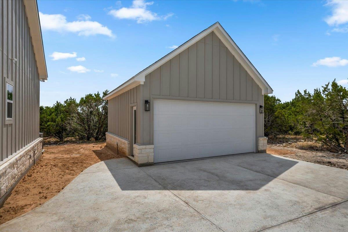 2209 Whitewater Dr — photo 4