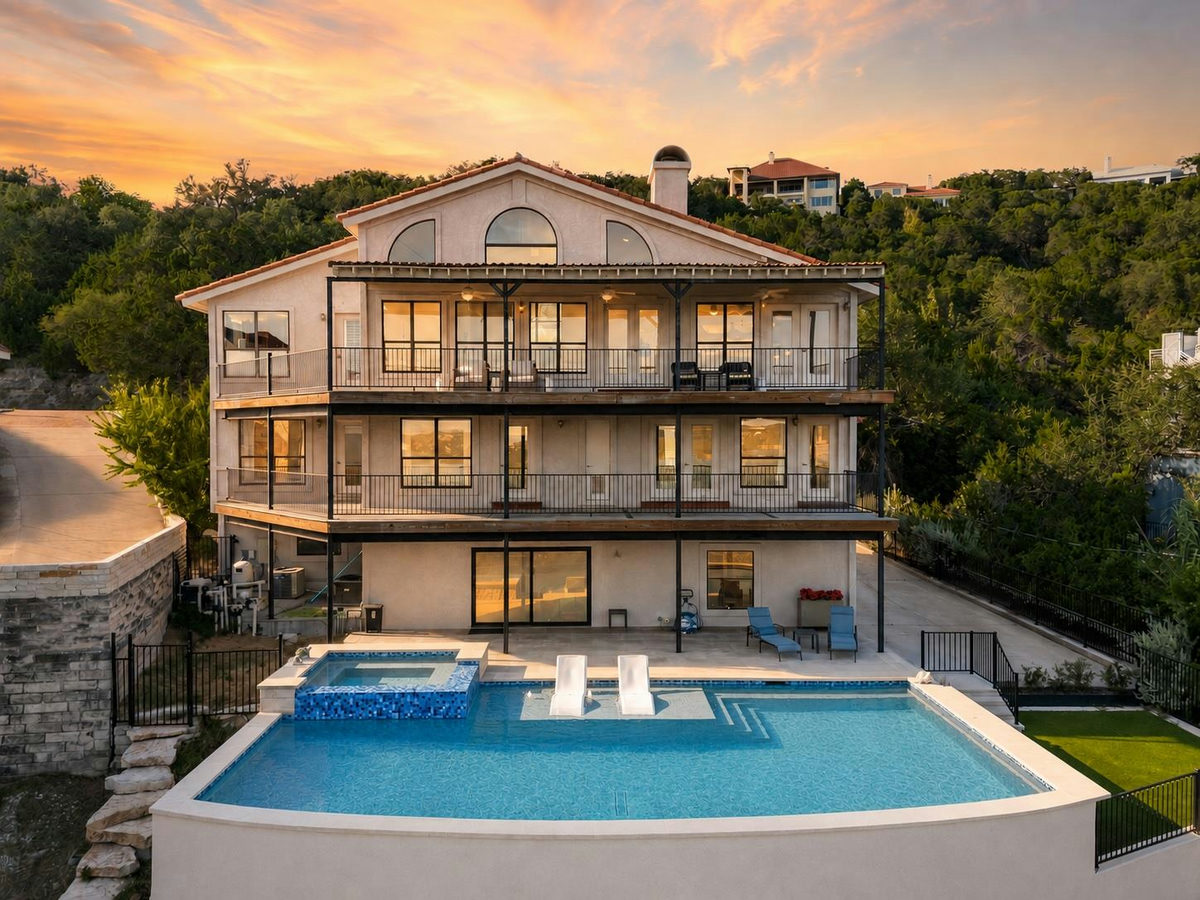 13805 Skyline Dr — exterior