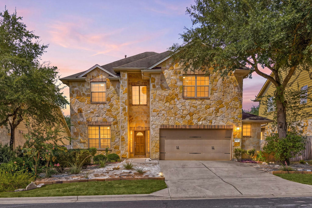 8608 Alophia Dr — exterior