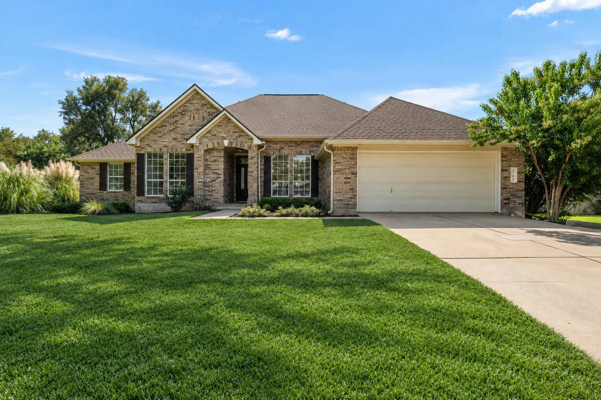 819 Blue Spring Cir — photo 2