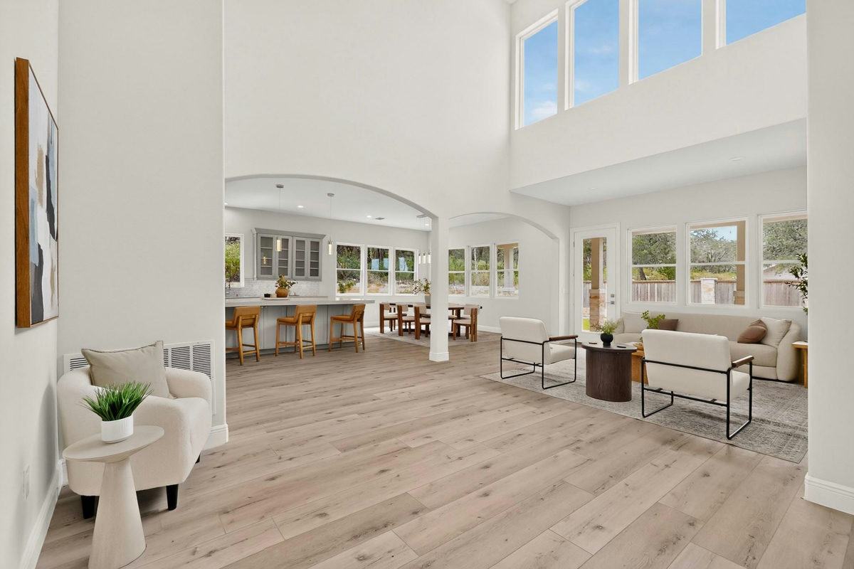 13201 Mansfield Dr — photo 2