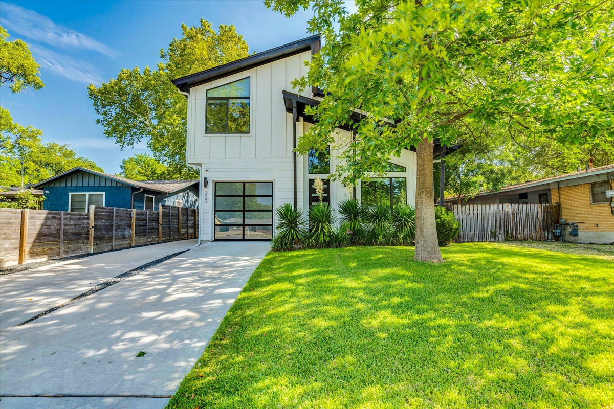 302 Irma Dr #1 — exterior