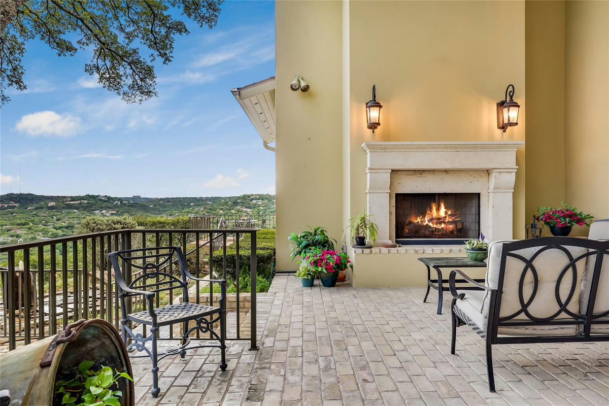 3418 Mount Bonnell Cir — photo 5