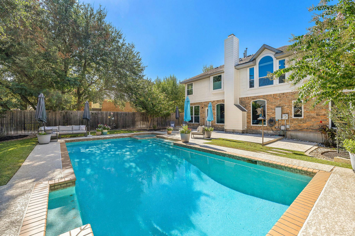 3712 Royal Port Rush Dr — exterior