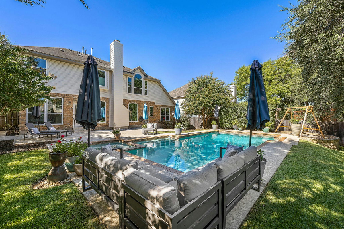 3712 Royal Port Rush Dr — exterior