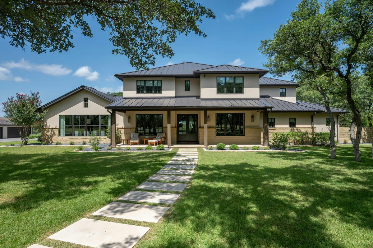 900 Rivercliff Dr — photo 2