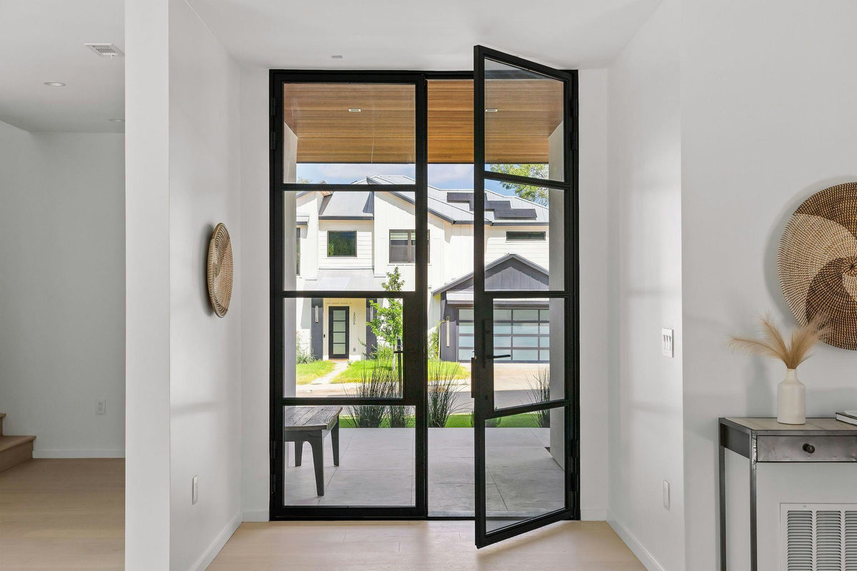 3007 Locke Ln — photo 3