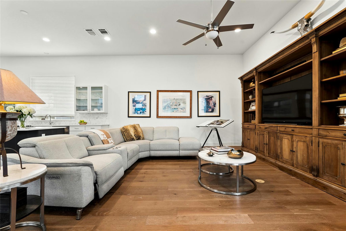 7417 Cordoba Dr — photo 3