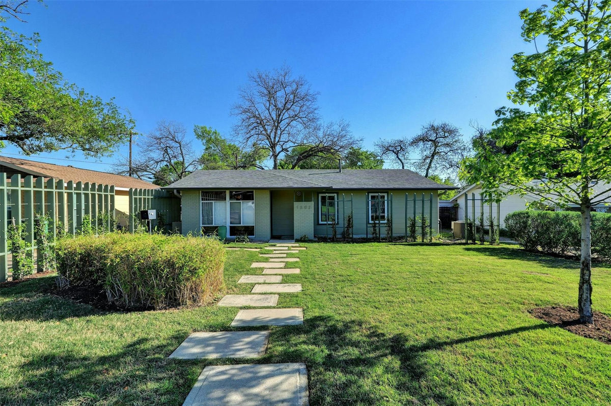 1302 Berkshire Dr — exterior
