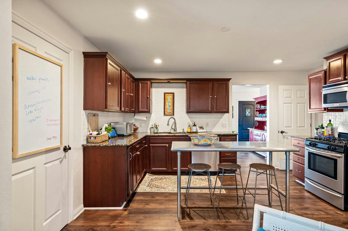 2500 W 12th St — photo 5