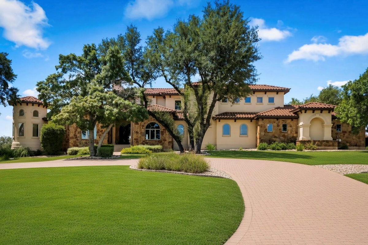 8001 Magnolia Ridge Cv — exterior