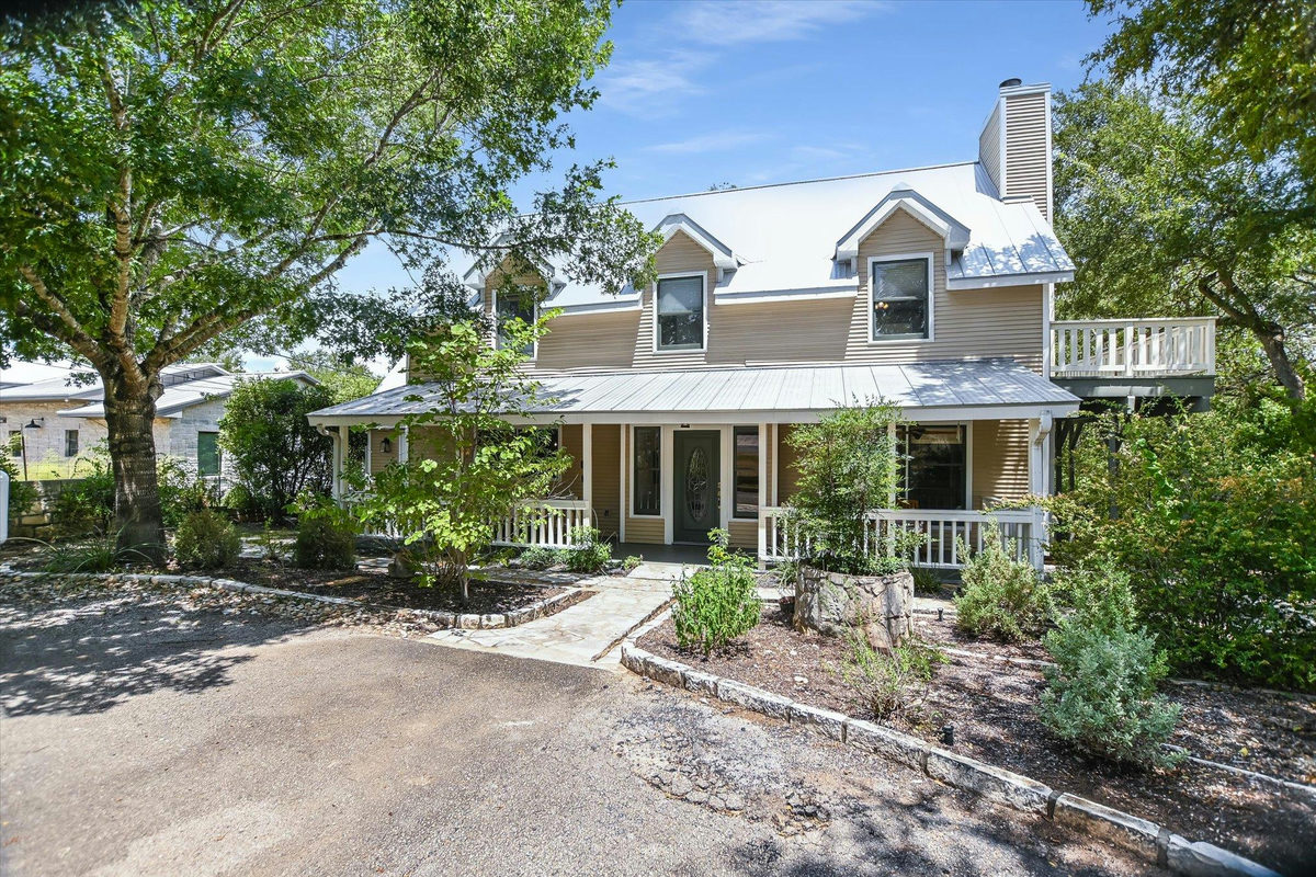 201 Sundown Ln — exterior