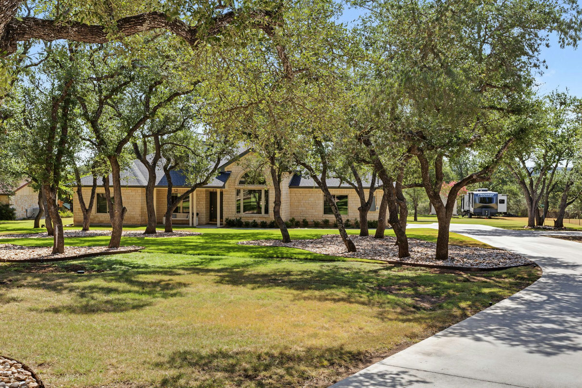 607 Bending Oak Dr — photo 2