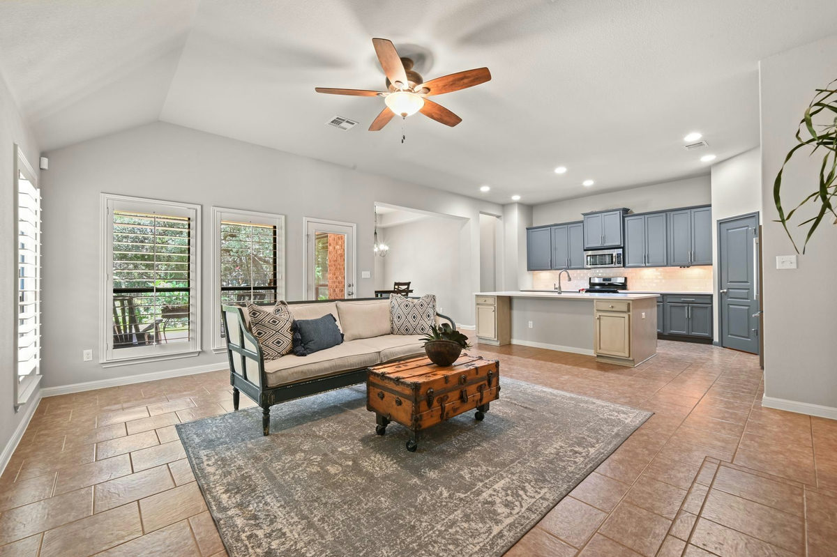 352 Wild Rose Dr — photo 4