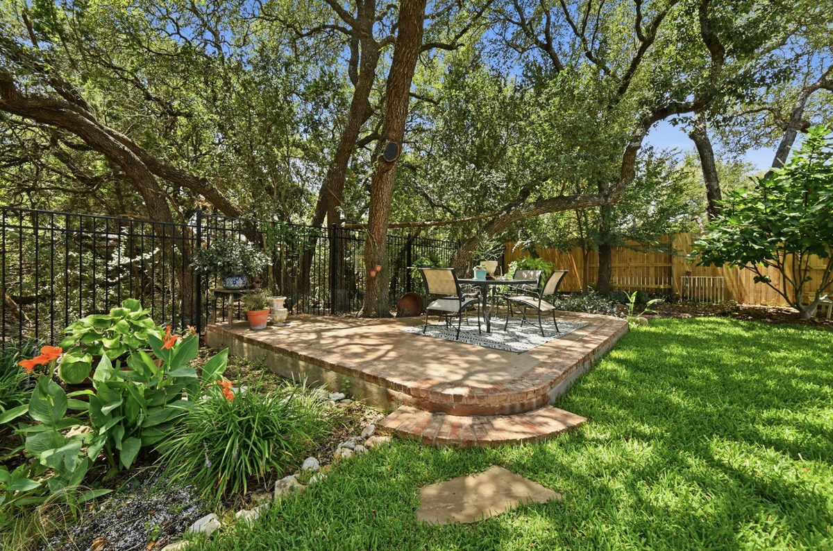 352 Wild Rose Dr — exterior