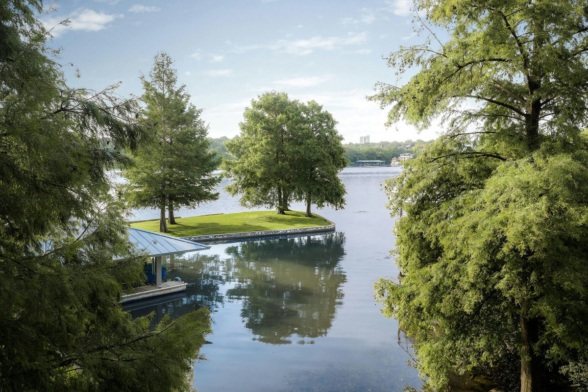 2905 Westlake Cv — exterior