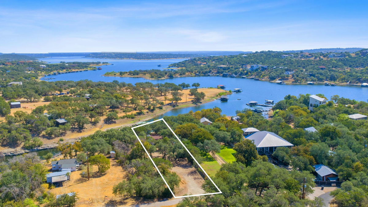 2609 Oak Ridge Dr — exterior