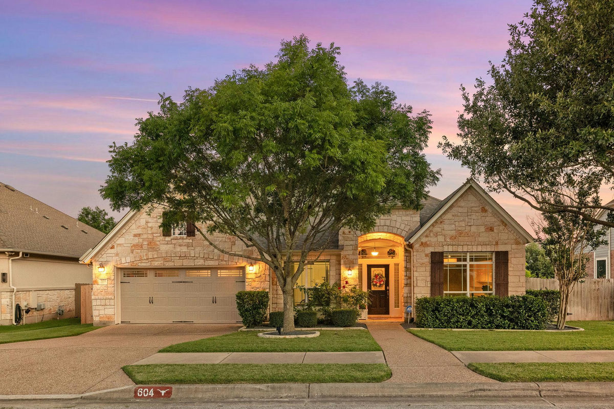 604 Navigator Dr — exterior