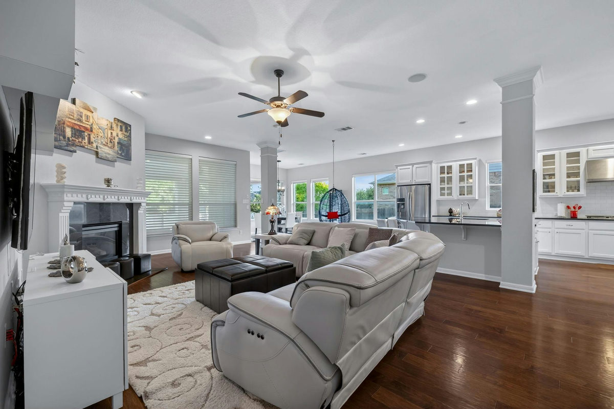 604 Navigator Dr — photo 3