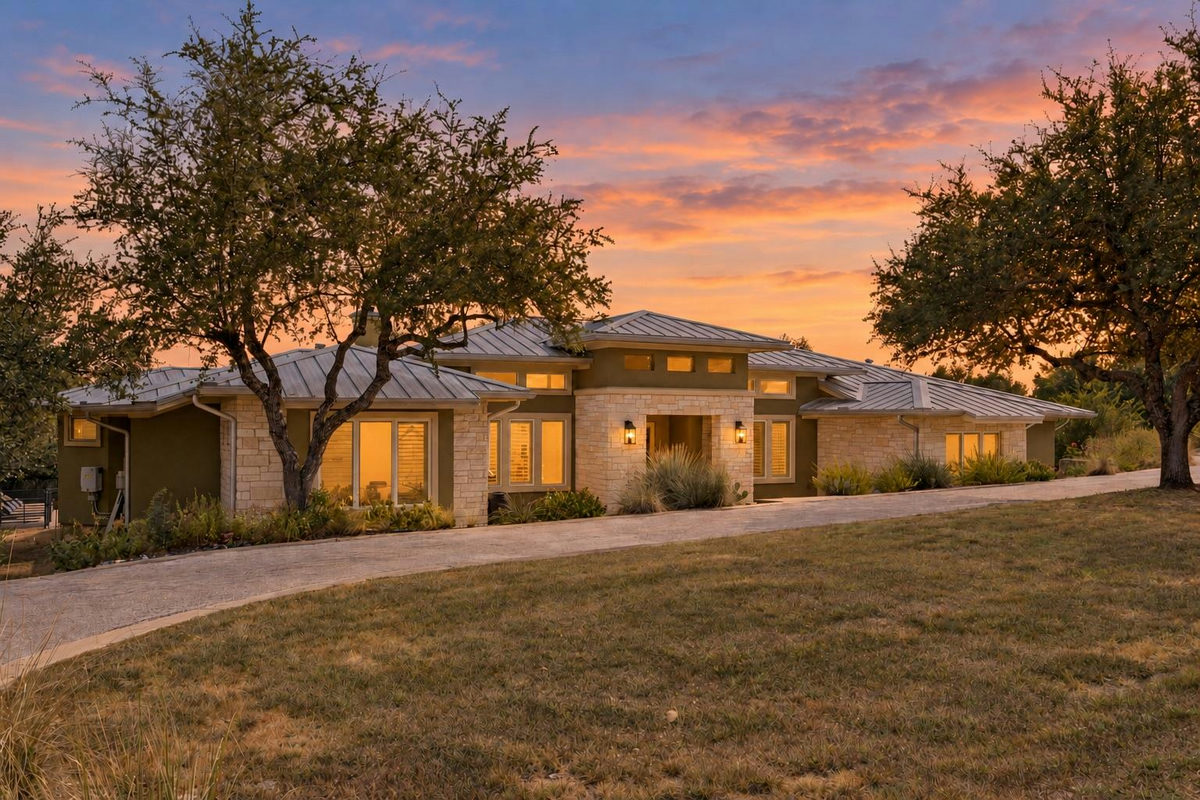 3801 Peak Lookout Dr — exterior