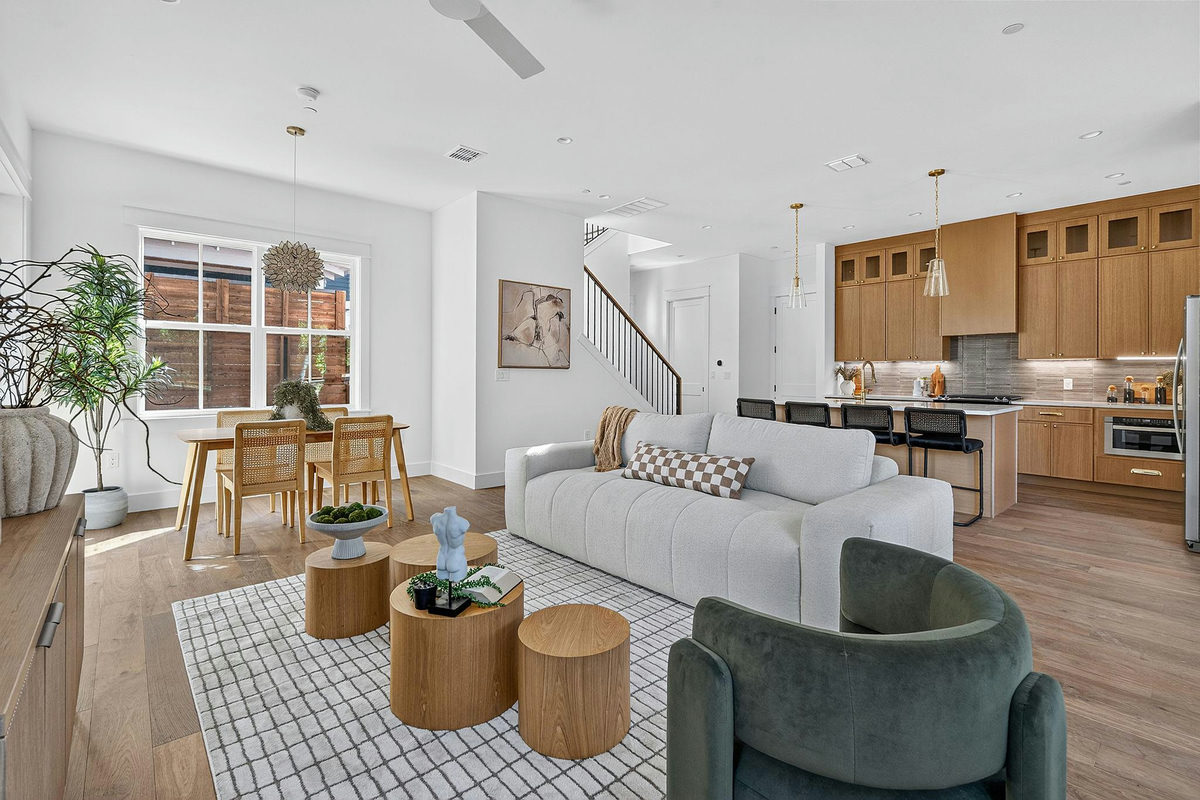 210 W Mockingbird Ln #3 — photo 4