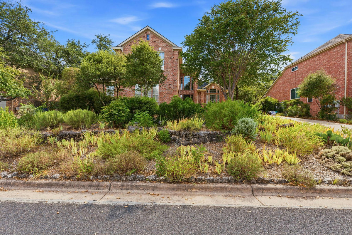 10505 Grand Oak Cir — photo 2