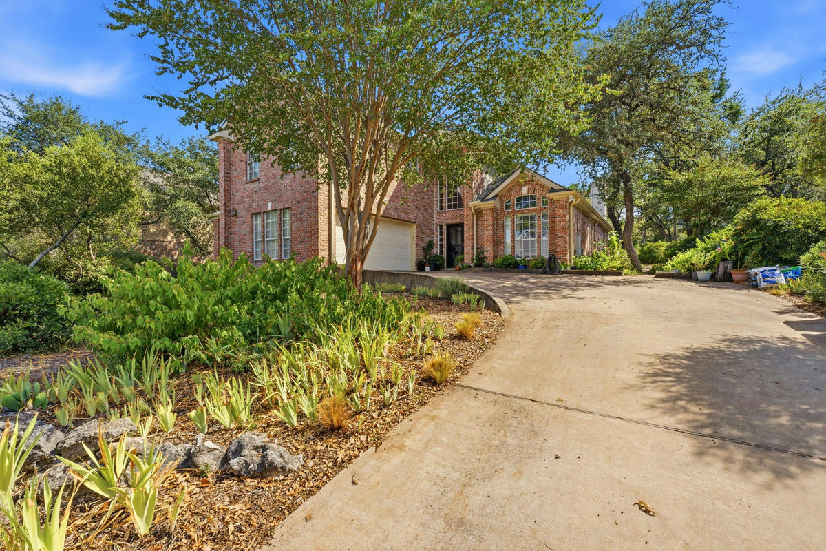 10505 Grand Oak Cir — exterior