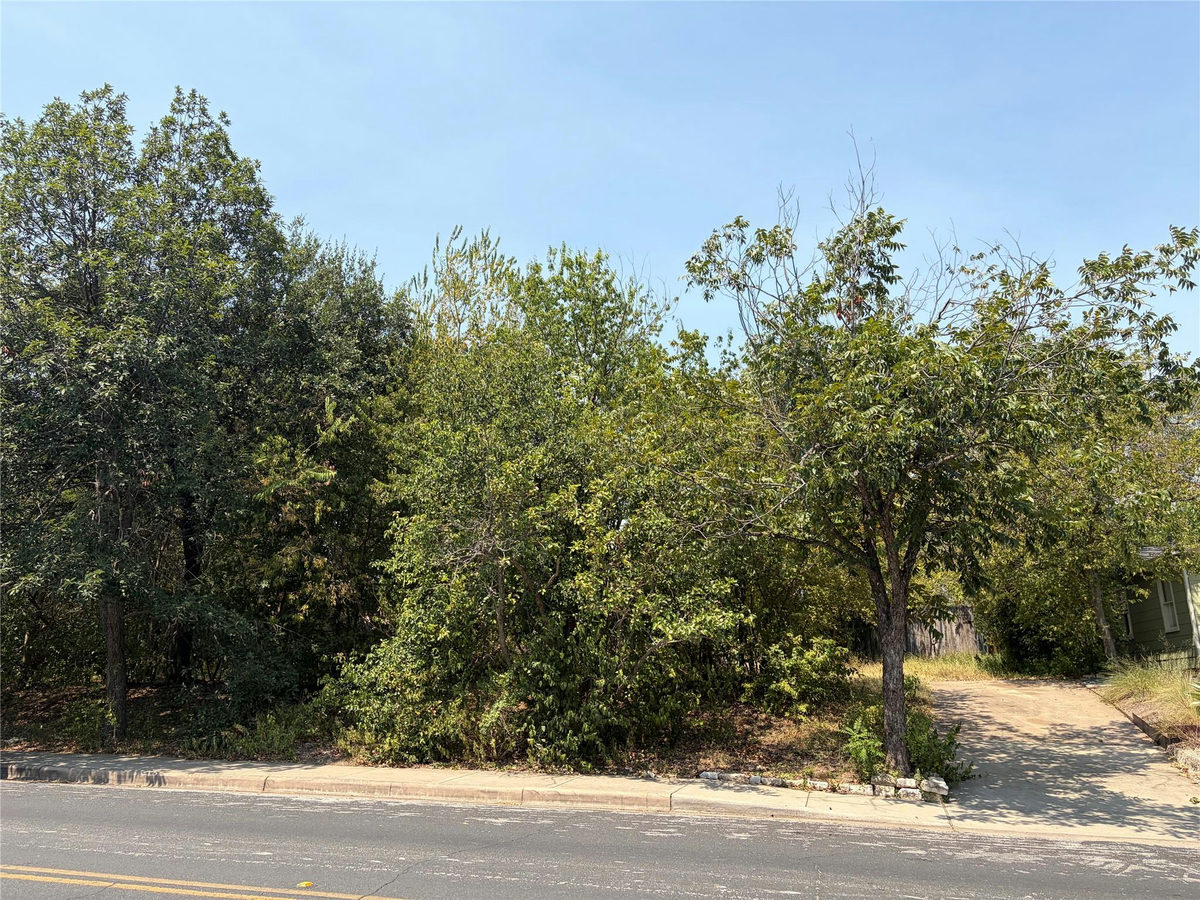 2008 Travis Heights Blvd — photo 2