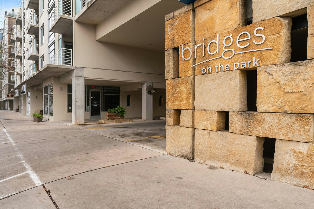 210 Lee Barton Dr #517 — photo 4