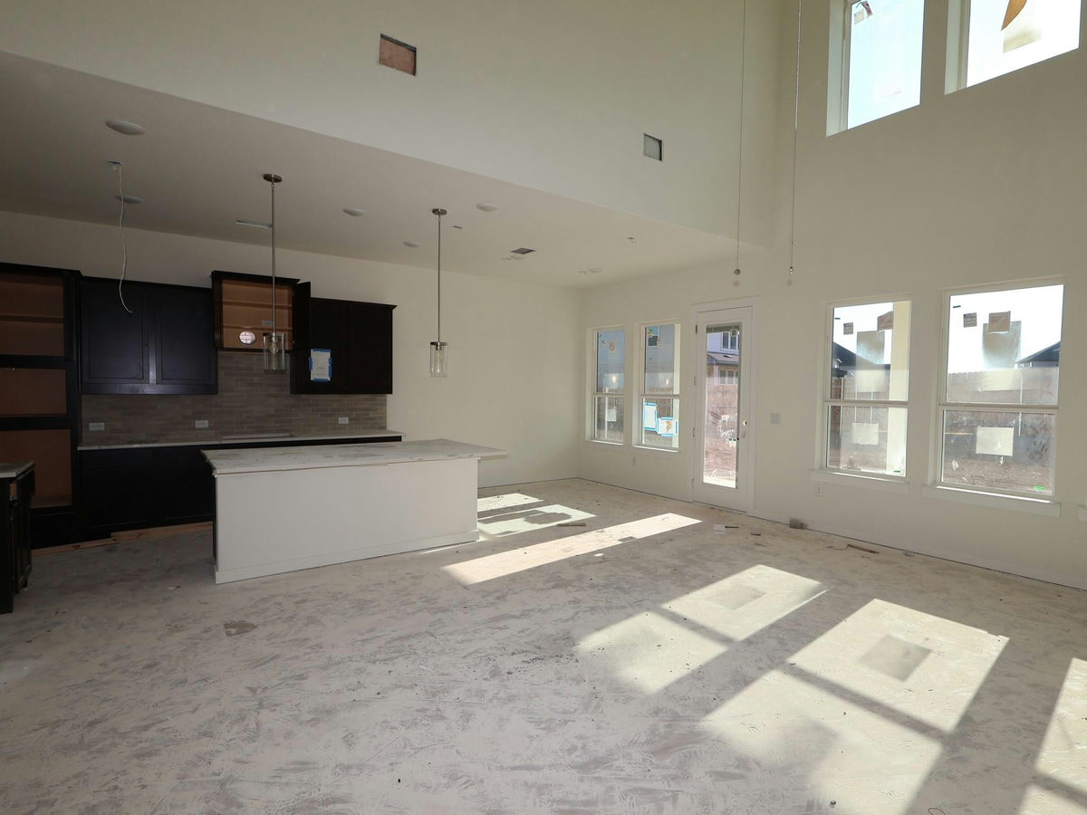 817 Purmela St — photo 3