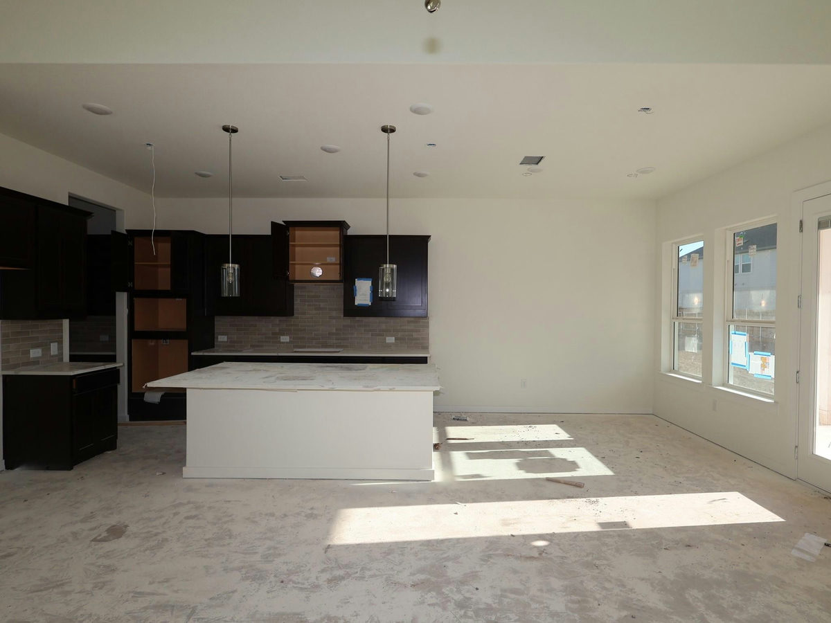 817 Purmela St — photo 4