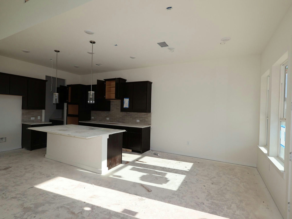 817 Purmela St — photo 5
