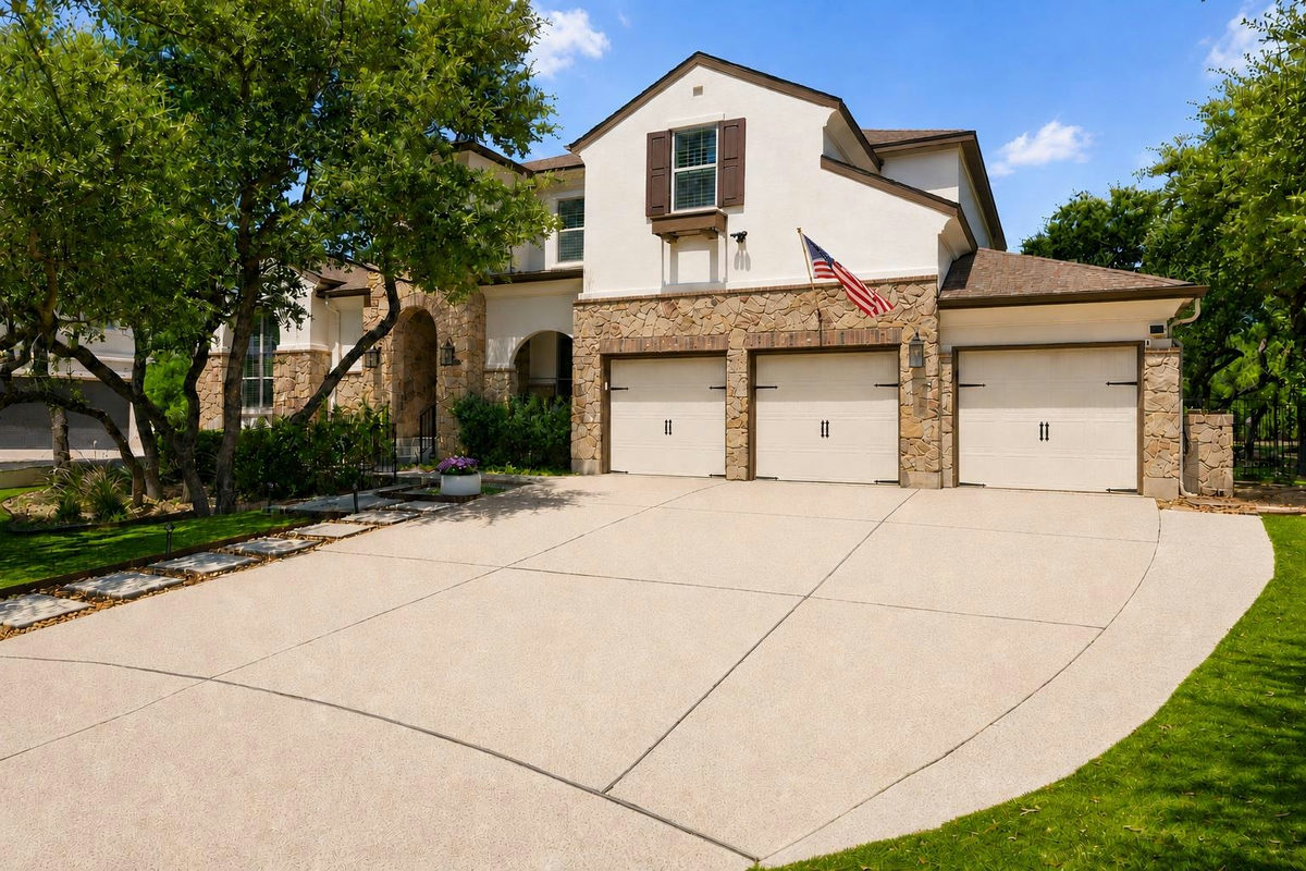 8705 Ambrosia Dr — photo 2