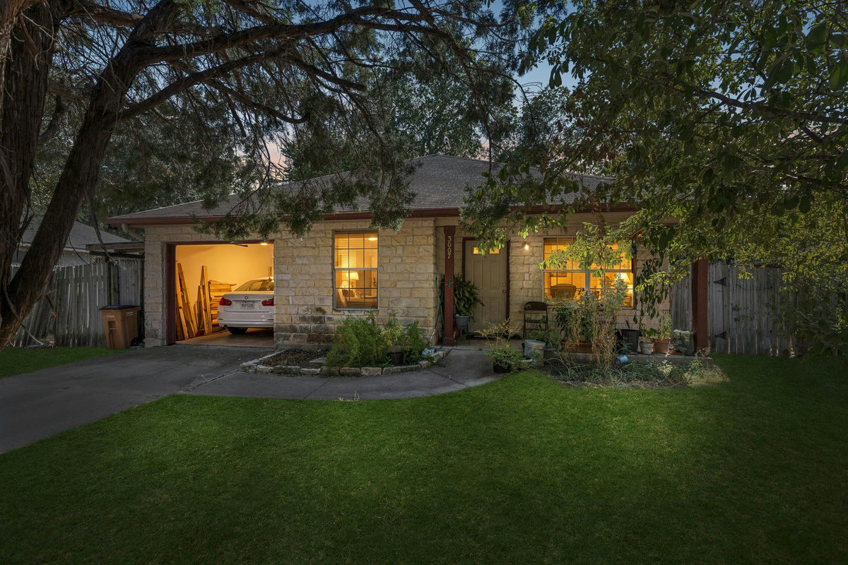 3007 E 4th St — photo 3