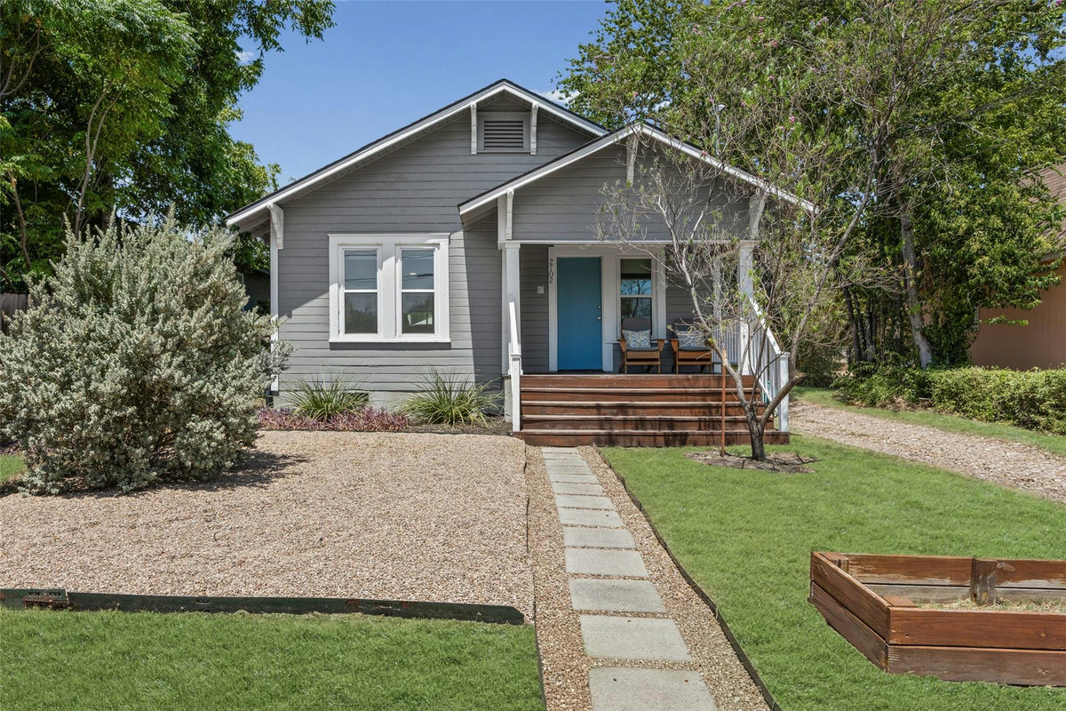 2702 E 22nd St — exterior
