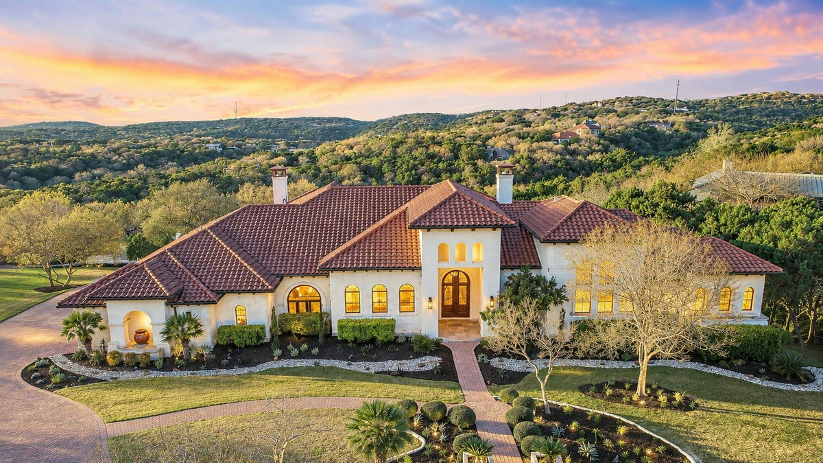916 Barton Creek Blvd — exterior