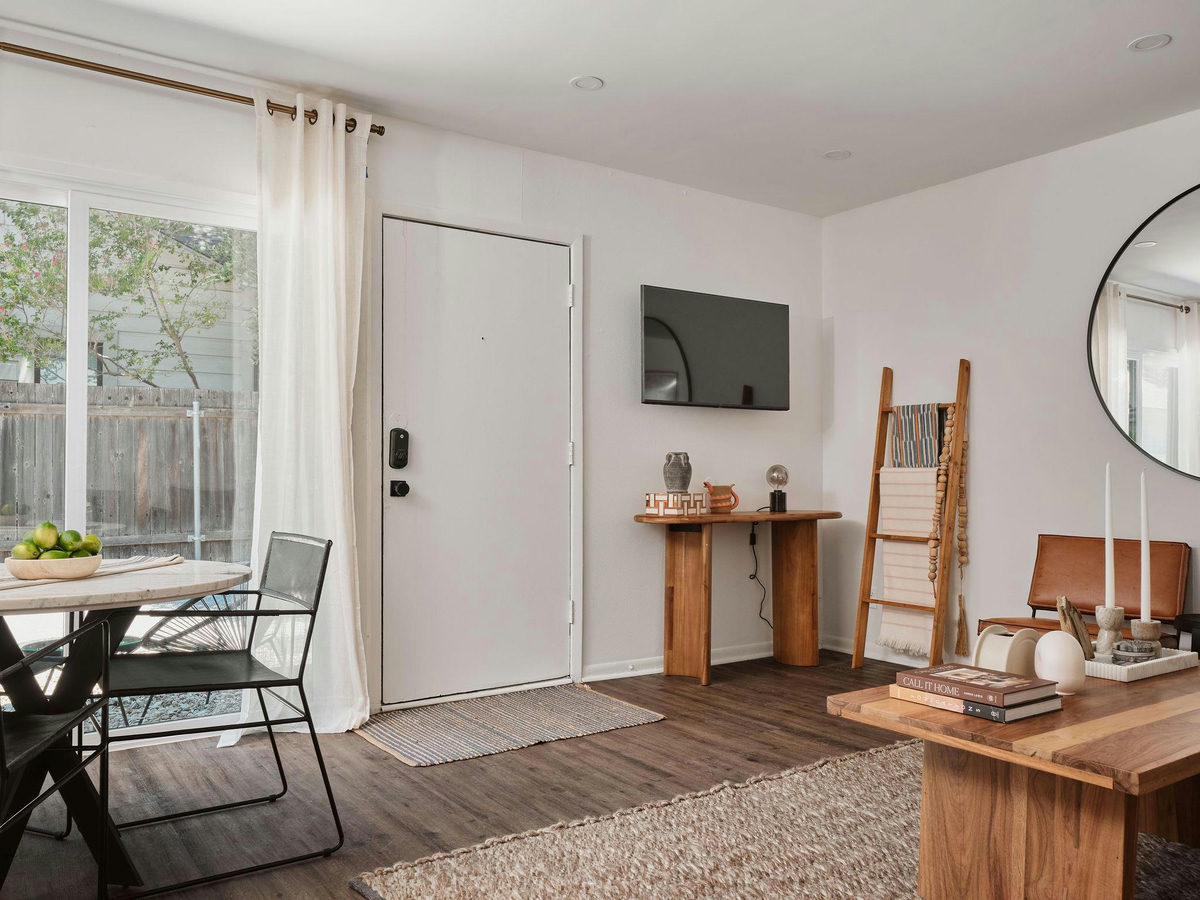 5212 Woodrow Ave — photo 5