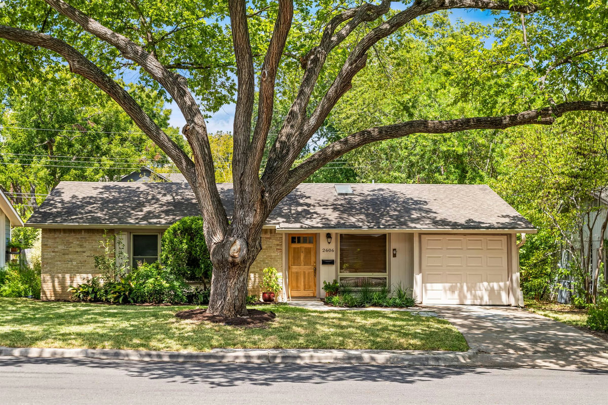 2606 Friar Tuck Ln — exterior