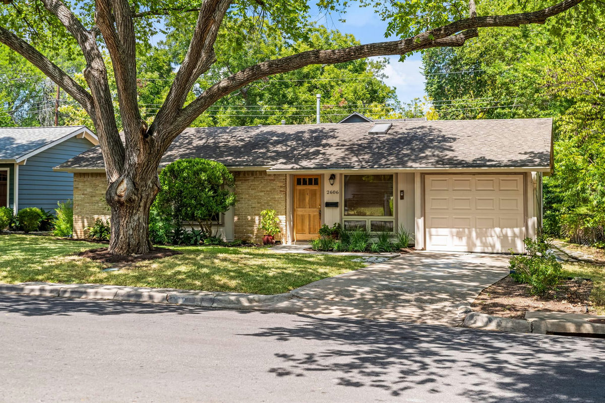 2606 Friar Tuck Ln — photo 2