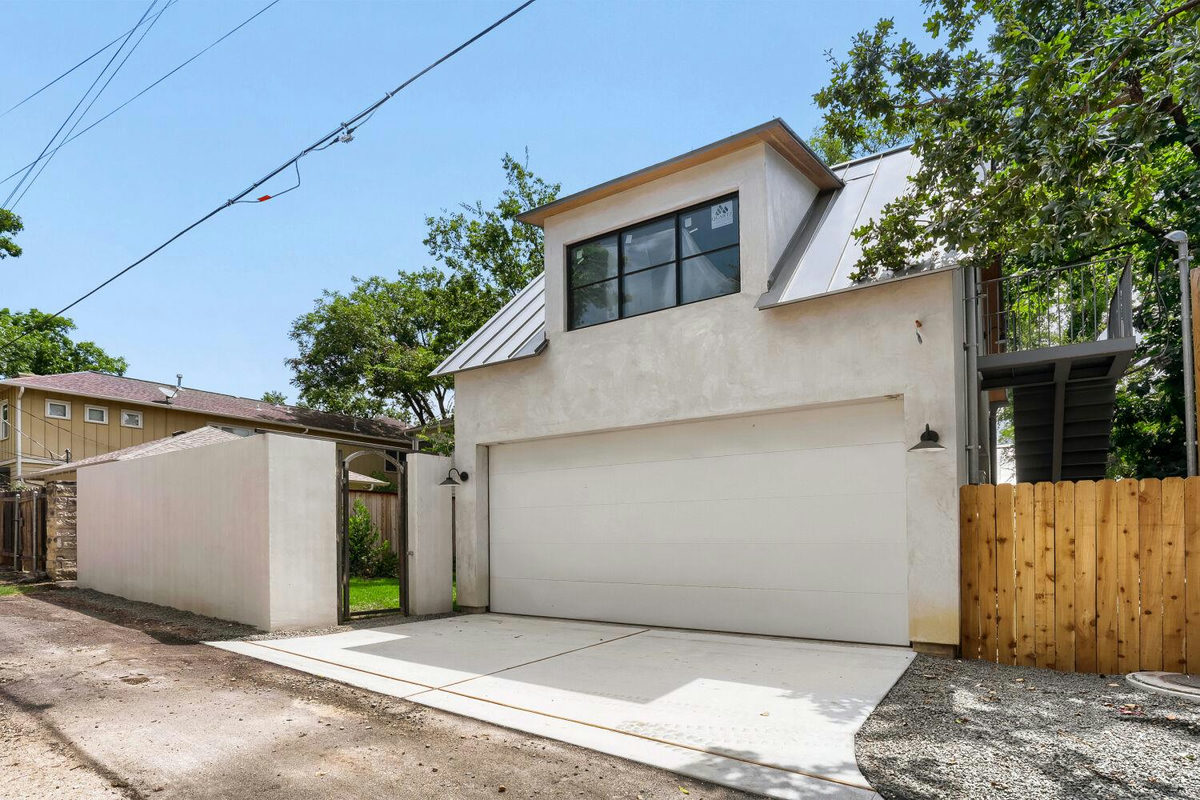 1104 Maufrais St — photo 5