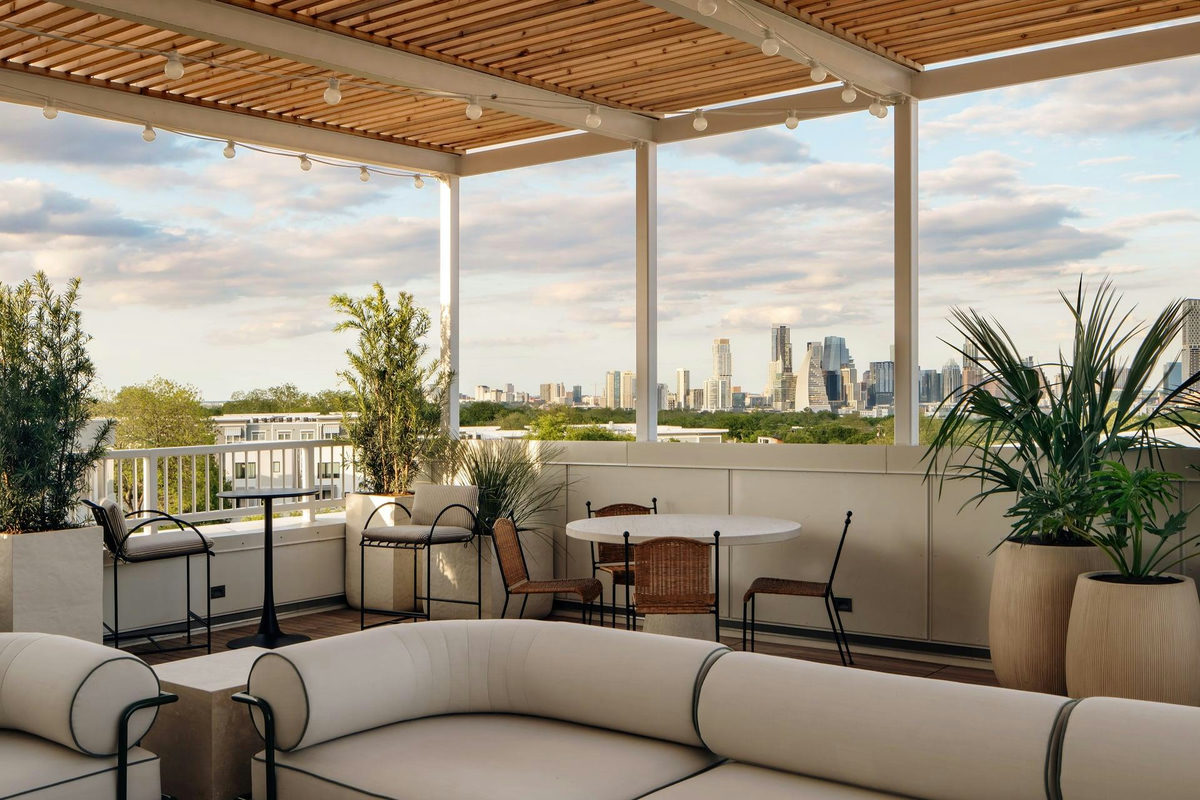 2323 S Lamar Blvd #237 — exterior